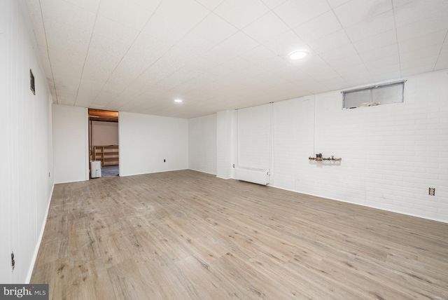 7 OAKWOOD CIR, Camp Hill, PA 17011