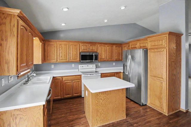 2941 POPPLEWOOD COURT, Suamico, WI 51473