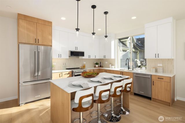 5718 14th Avenue NW, Seattle, WA 98107