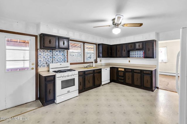 42 Sugar Maple Lane, Tinton Falls, NJ 07724