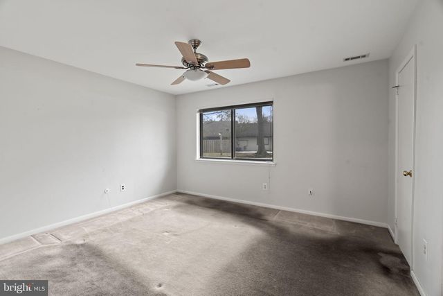 16 E BLUEBELL LN, Mount Laurel, NJ 08054