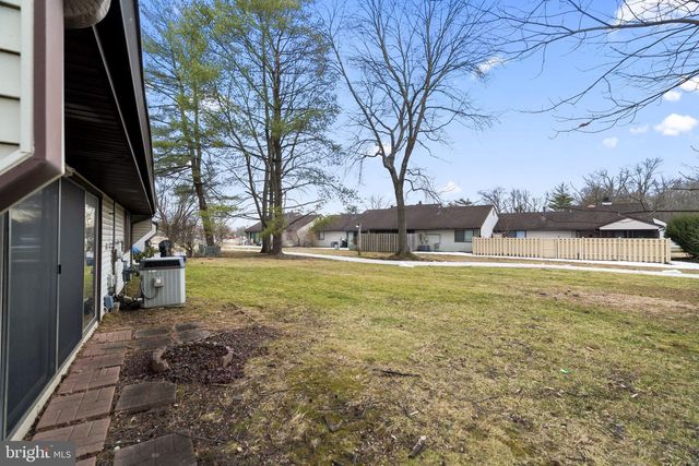 16 E BLUEBELL LN, Mount Laurel, NJ 08054