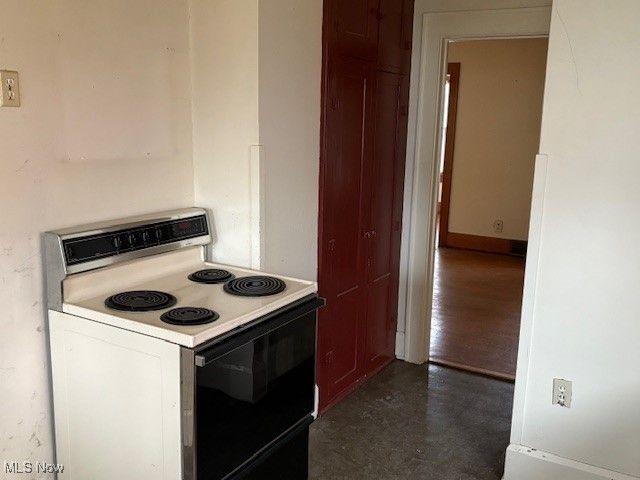 345 Wabash Avenue S, Brewster, OH 44613