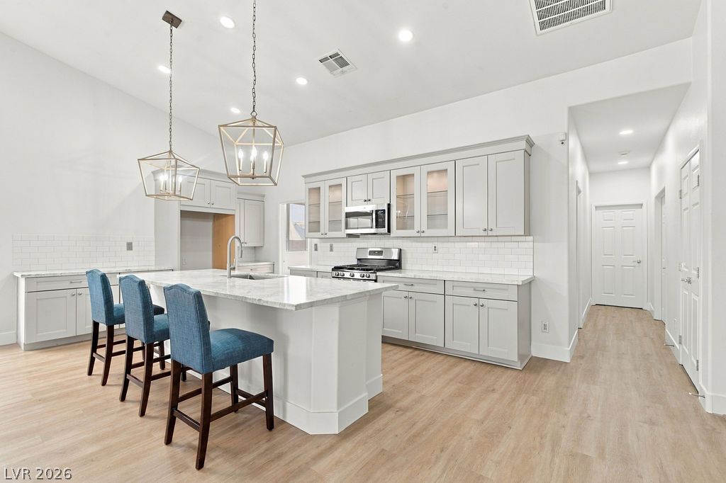 9174 Weeping Hollow Avenue, Las Vegas, NV 89178 — photo 2