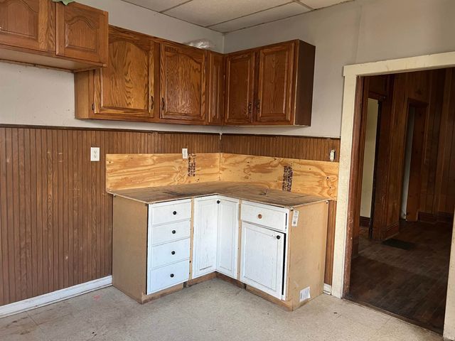 925 W Powers Street, Muncie, IN 47303