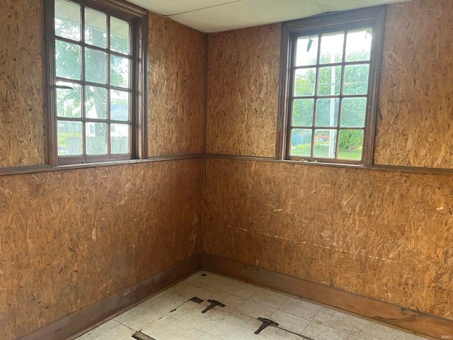 925 W Powers Street, Muncie, IN 47303