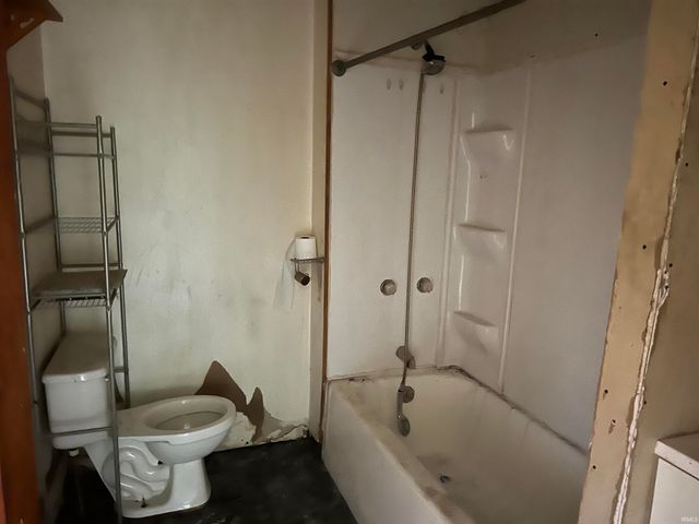 925 W Powers Street, Muncie, IN 47303