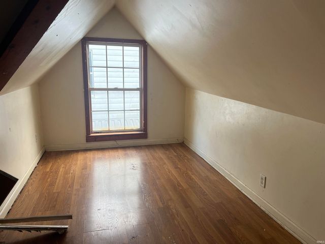 925 W Powers Street, Muncie, IN 47303