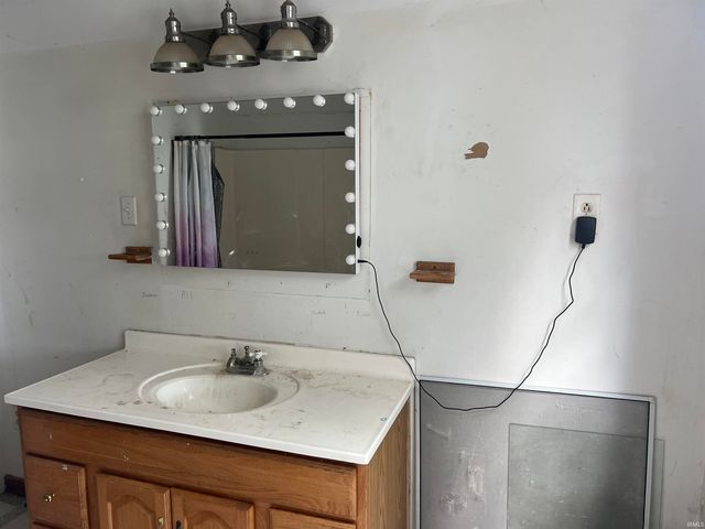 925 W Powers Street, Muncie, IN 47303