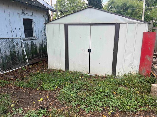 925 W Powers Street, Muncie, IN 47303