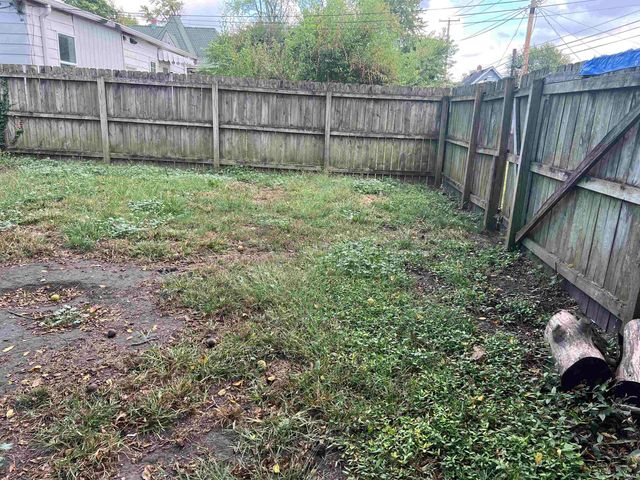 925 W Powers Street, Muncie, IN 47303