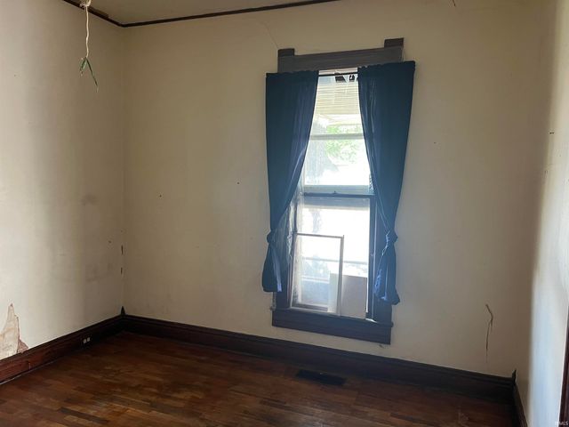 925 W Powers Street, Muncie, IN 47303