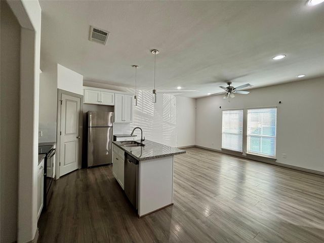 8918 Southview Street A, Houston, TX 77051