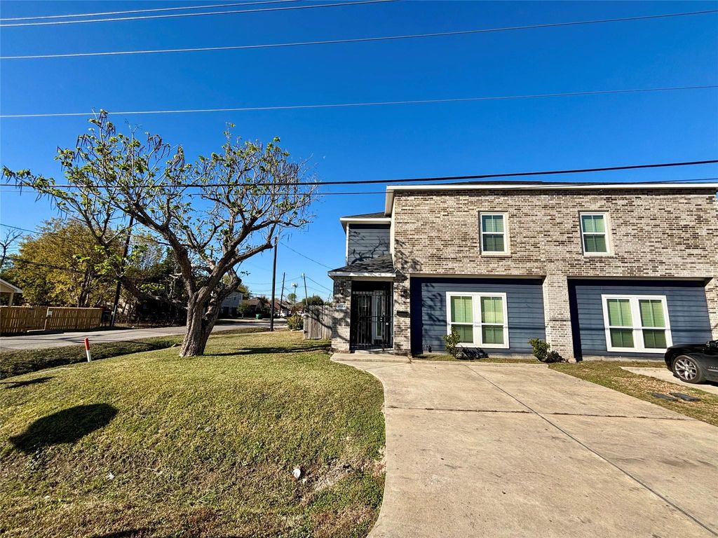 8918 Southview Street A, Houston, TX 77051