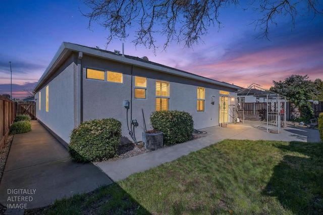 10340 Pebble Run Ln, Stockton, CA 95209