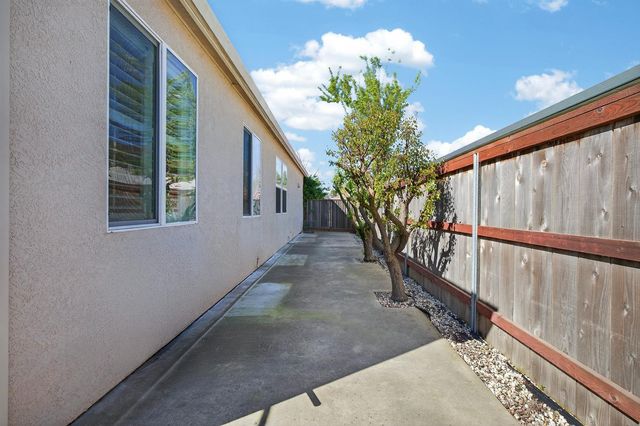 10340 Pebble Run Ln, Stockton, CA 95209