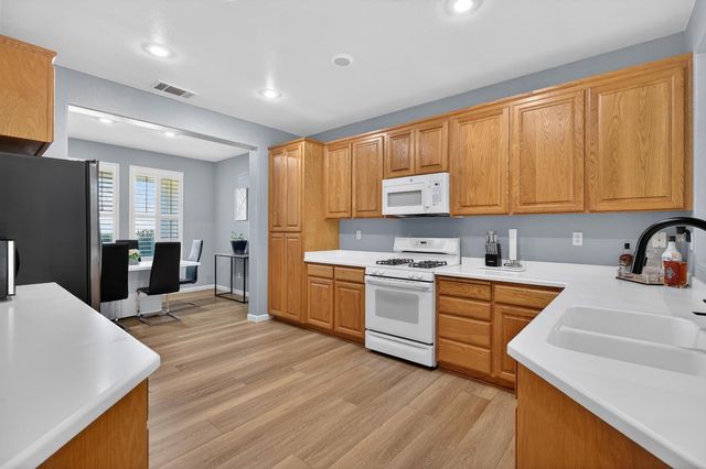 10340 Pebble Run Ln, Stockton, CA 95209