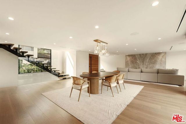 2422 Apollo Drive, Los Angeles, CA 90046