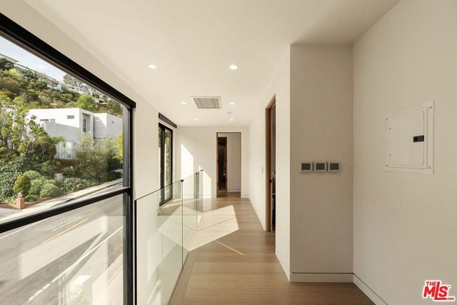 2422 Apollo Drive, Los Angeles, CA 90046