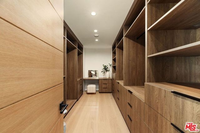 2422 Apollo Drive, Los Angeles, CA 90046