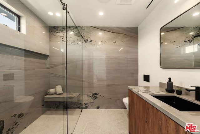 2422 Apollo Drive, Los Angeles, CA 90046