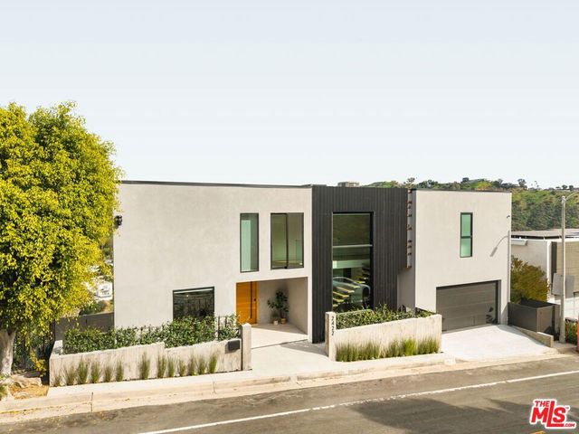 2422 Apollo Drive, Los Angeles, CA 90046