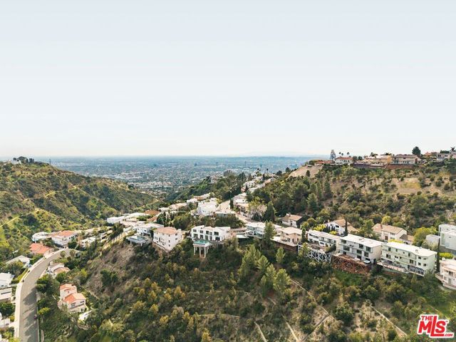 2422 Apollo Drive, Los Angeles, CA 90046