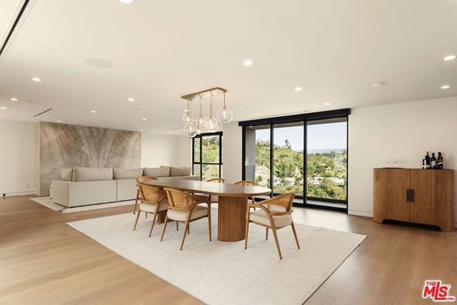 2422 Apollo Drive, Los Angeles, CA 90046