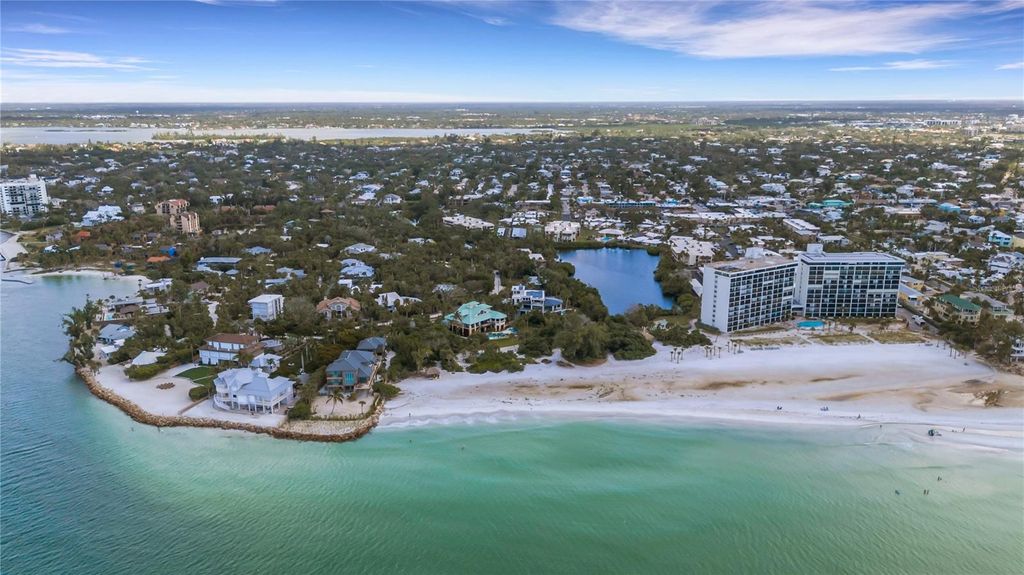 Image 8 of property listing at 62 SANDY HOOK ROAD S, Sarasota, FL 34242