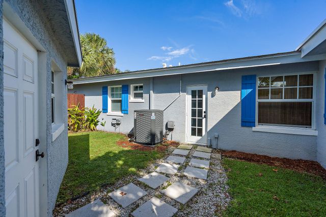 461 Jupiter Lane, Juno Beach, FL 33408