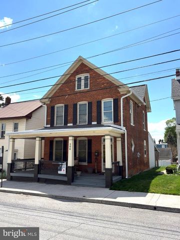 206 W NORTH ST, Waynesboro, PA 17268