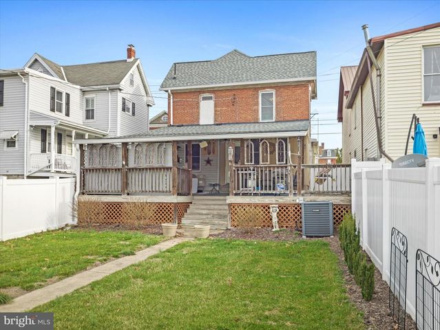 206 W NORTH ST, Waynesboro, PA 17268