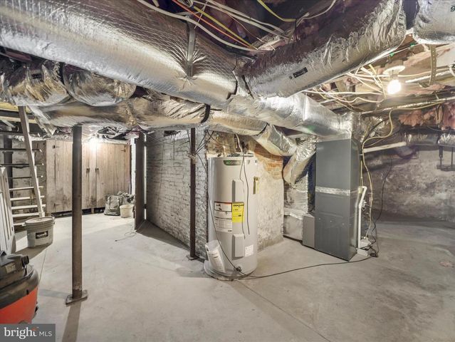 206 W NORTH ST, Waynesboro, PA 17268