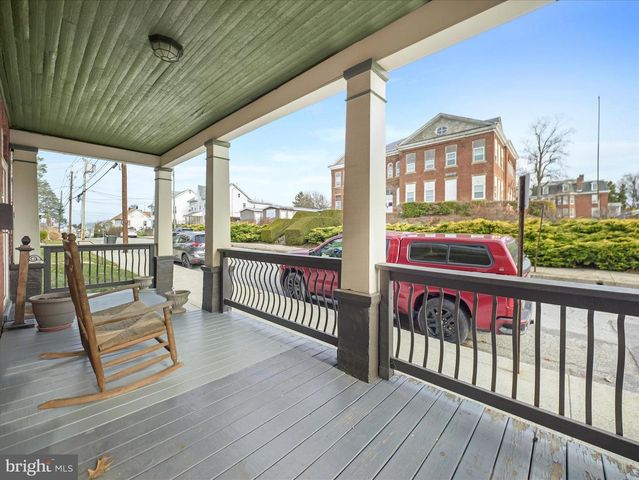 206 W NORTH ST, Waynesboro, PA 17268