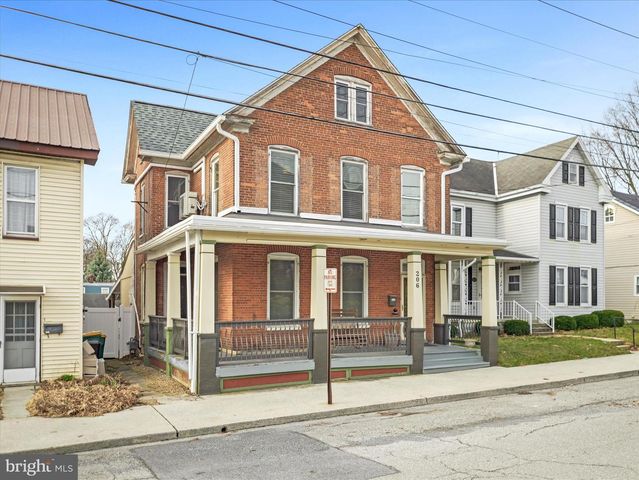 206 W NORTH ST, Waynesboro, PA 17268
