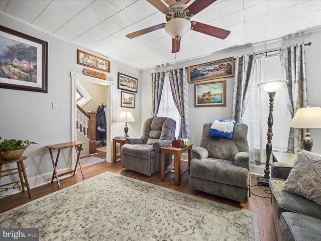 206 W NORTH ST, Waynesboro, PA 17268