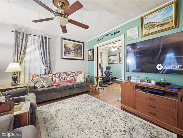 206 W NORTH ST, Waynesboro, PA 17268