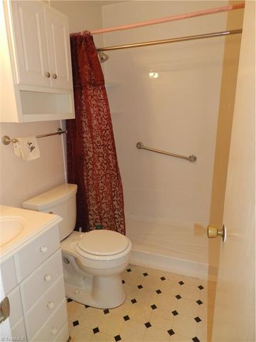 2500 Argonne Boulevard, Greensboro, NC 27407