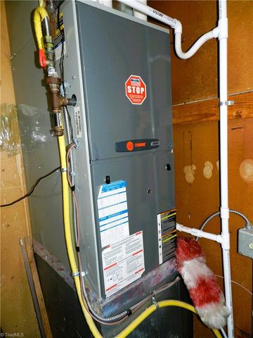 2500 Argonne Boulevard, Greensboro, NC 27407