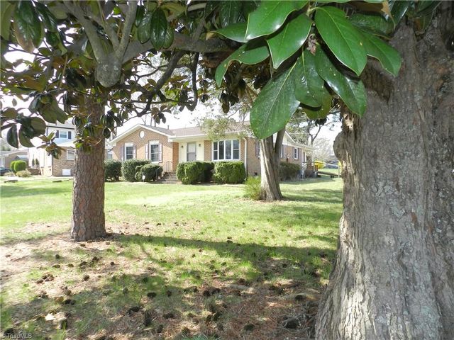 2500 Argonne Boulevard, Greensboro, NC 27407