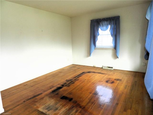 2500 Argonne Boulevard, Greensboro, NC 27407