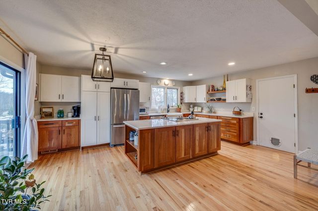 2113 Sheffield Street, Kingsport, TN 37660