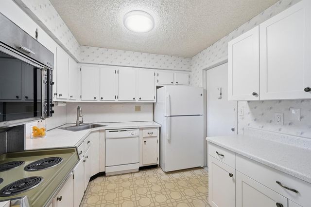 1400 S Ocean Drive 303, Hollywood, FL 33019