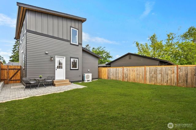 15701 117th Avenue SE, Renton, WA 98058