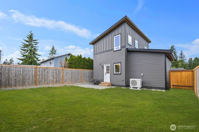 15701 117th Avenue SE, Renton, WA 98058