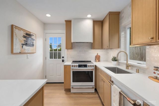 15701 117th Avenue SE, Renton, WA 98058