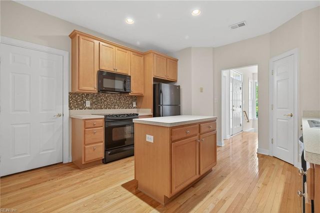 509 Shaindel DR, Williamsburg, VA 23185