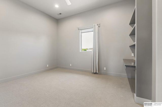 19510 Camden Avenue, Elkhorn, NE 68022