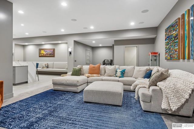 19510 Camden Avenue, Elkhorn, NE 68022