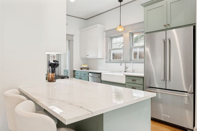 701 Dumont Street, Dallas, TX 75214